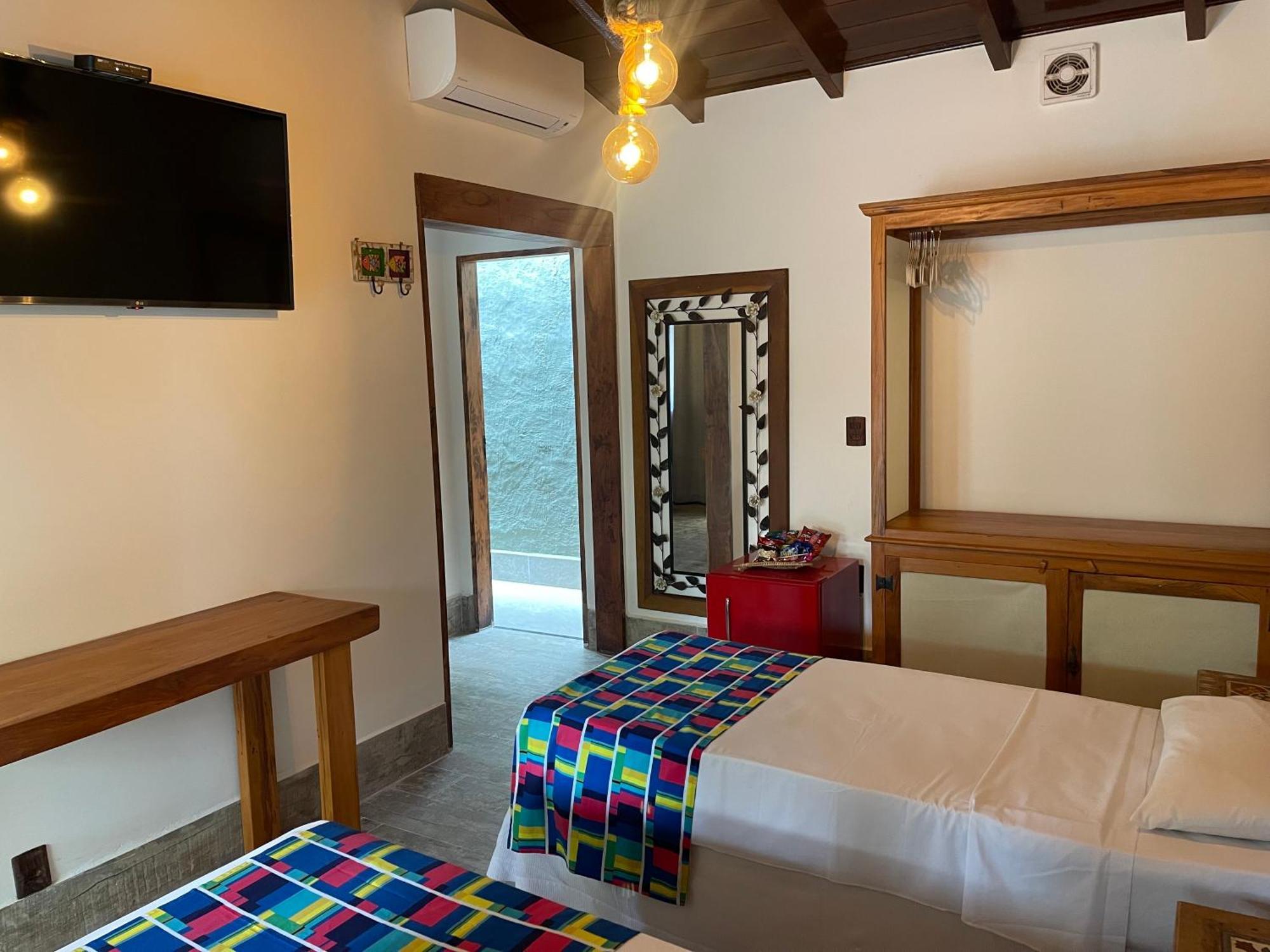 Hotel Village Enseada Ubatuba Kültér fotó