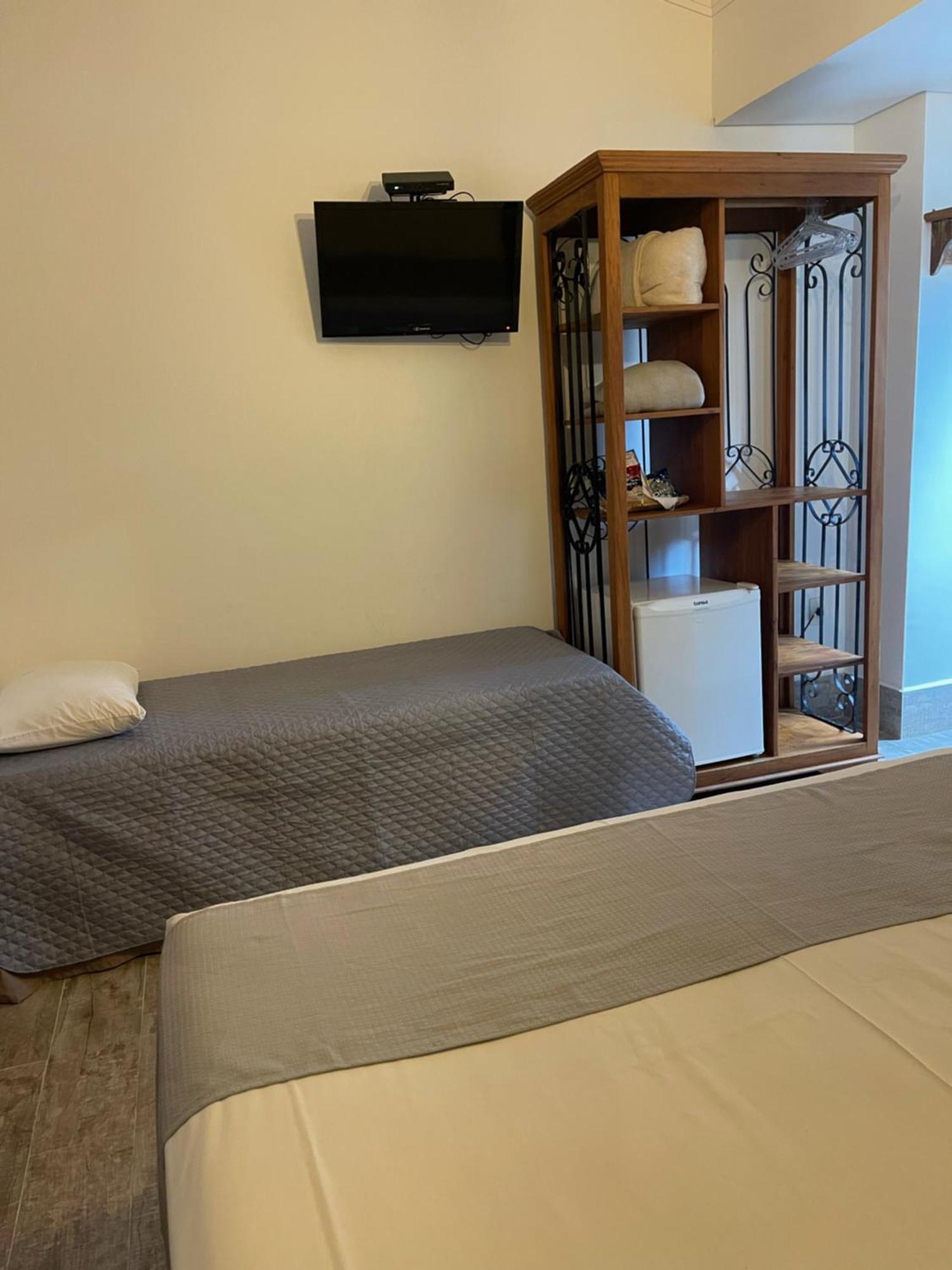 Hotel Village Enseada Ubatuba Kültér fotó